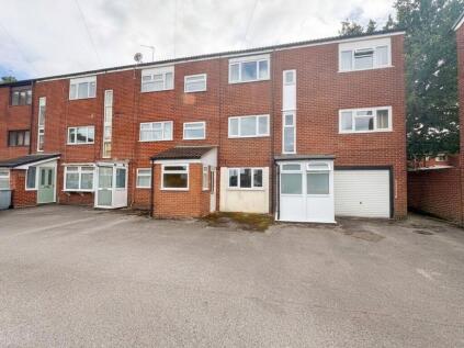 Clough Avenue, Wilmslow, Cheshire, SK9 4BZ