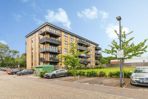 Giles Crescent, STEVENAGE