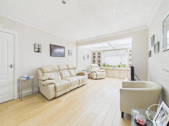 3 bed Detached Bungalow for sale Image 7