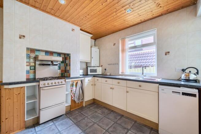 1376904-19-691338c939f56-ARW-1