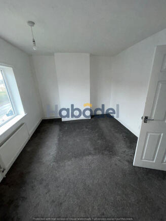 3 bed Terraced to rent Image 5