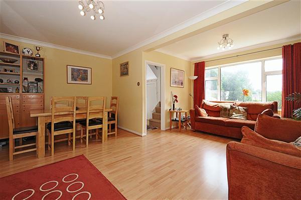 LIVING/DINING ROOM