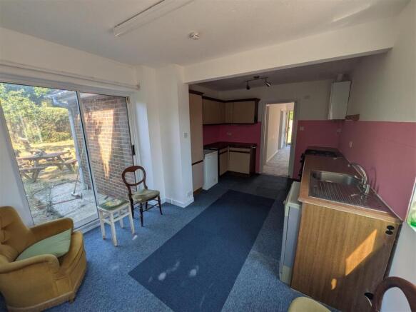 Kitchen / breakfast room