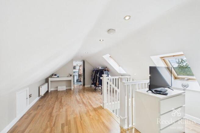 5 bed Detached for sale Image 12