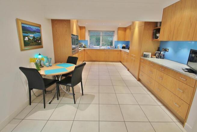 Kitchen.JPG
