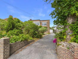 First Floor Flat, The Grey House, Lansdowne Road, Marine, Worthing BN11 4NA