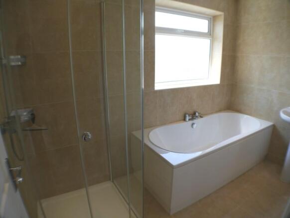 Bathroom with Separa