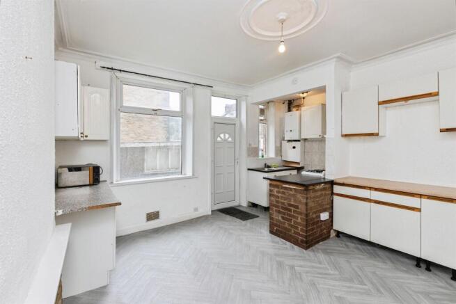 4 bed Terraced for sale Image 6