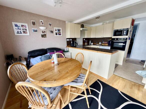 diing area and kitchen