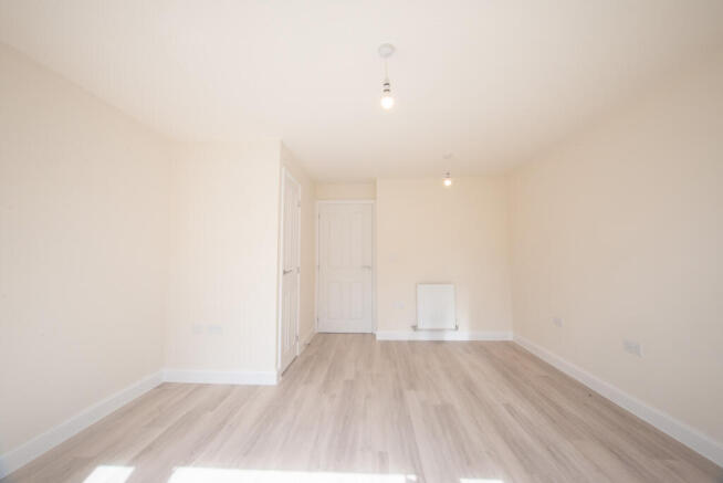 2 bed Semi-Detached to rent Image 4
