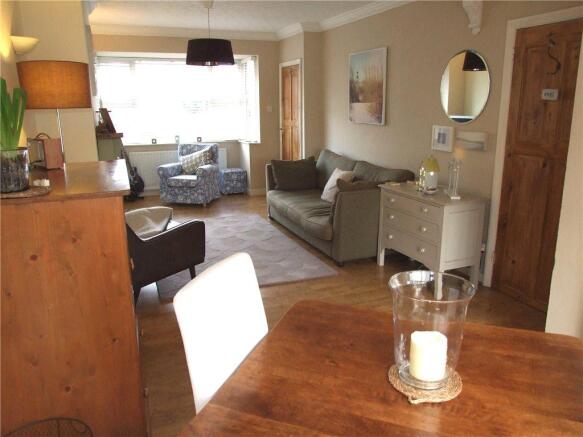Lounge/ Dining Area