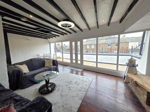 1 bed Maisonette to rent Image 8