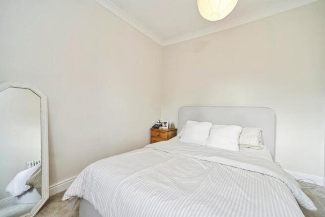 3 bed Terraced for sale Image 7