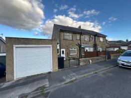 26, Moorlands Avenue, Oakworth, Keighley BD22 7LW