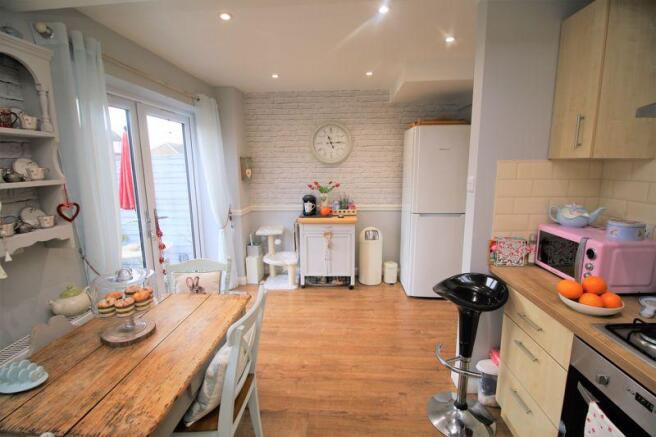 Kitchen / dini...