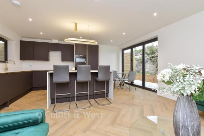 Lounge / Kitchen / Diner