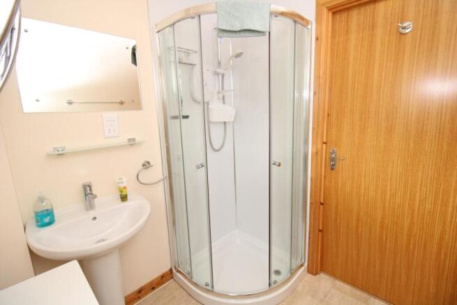 SHOWER ROOM.JPG