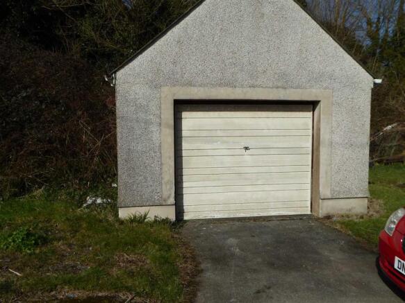 Detached garage