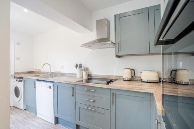 2 bed Terraced to rent Image 11