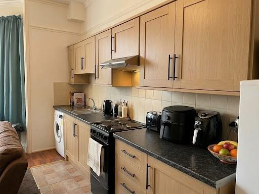 kitchen a.jpg