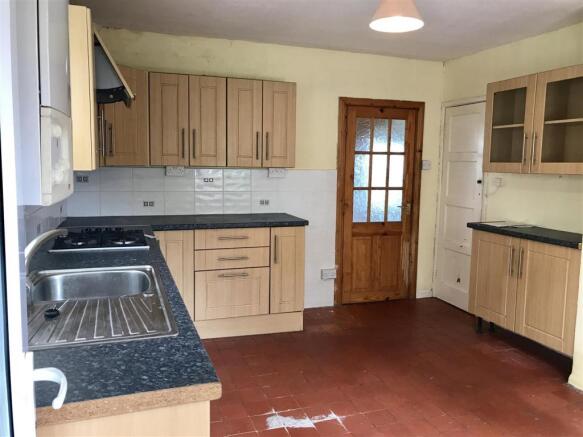 KITCHEN/BREAKFAST ROOM
