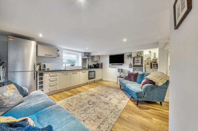 1 bed Flat for sale Image 6