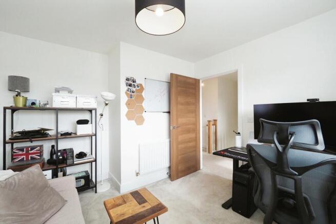 Double bedroom three/Home office - Relax or Work