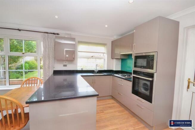 kitchen/dining room