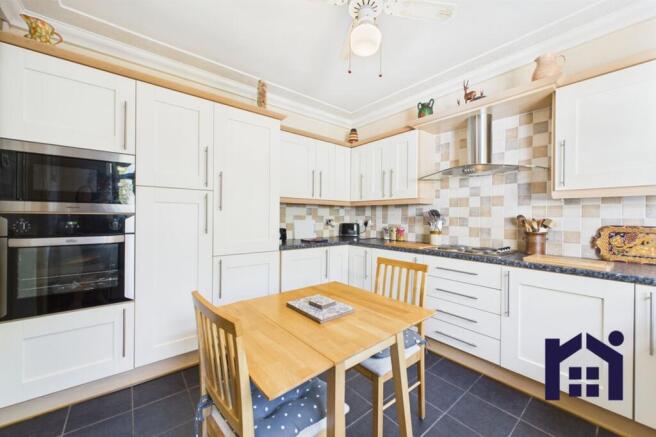 Dining kitchen