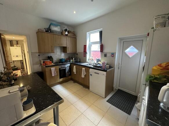56lr.kitchen1.JPG