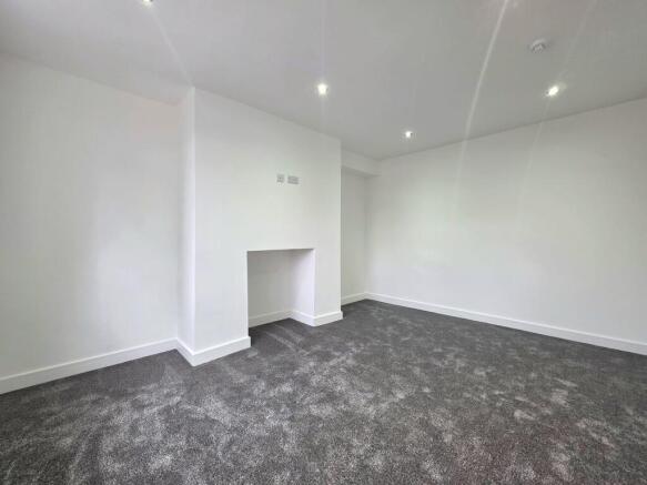 1 bed House of Multiple Occupation to rent Image 5