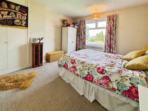 3 bed Terraced for sale Image 8