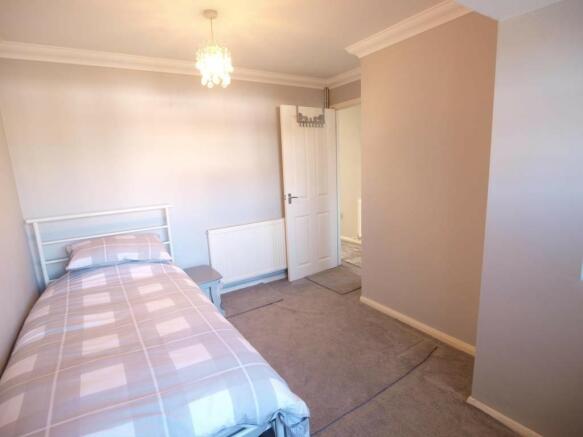 BEDROOM 2