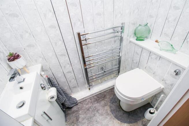 4 bed House for sale Image 10