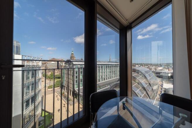 2 bed Apartment to rent Image 10