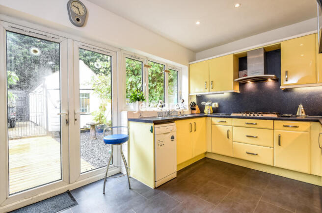 Uxbridge Road, Feltham, TW13