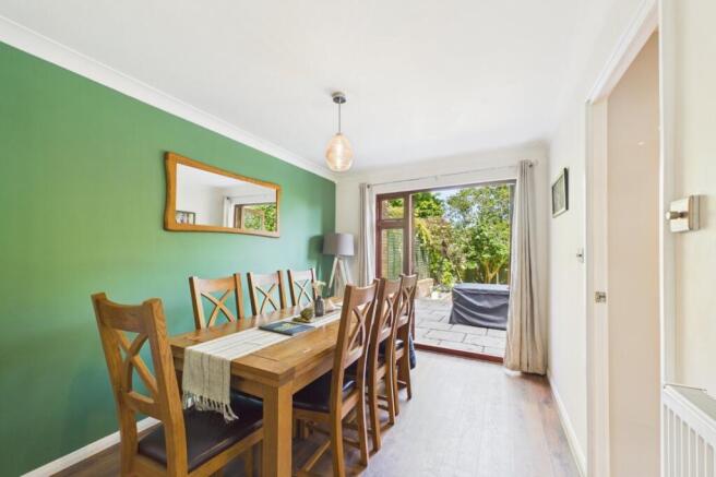 Mason Close, Yateley, Hampshire, GU46 photo 4