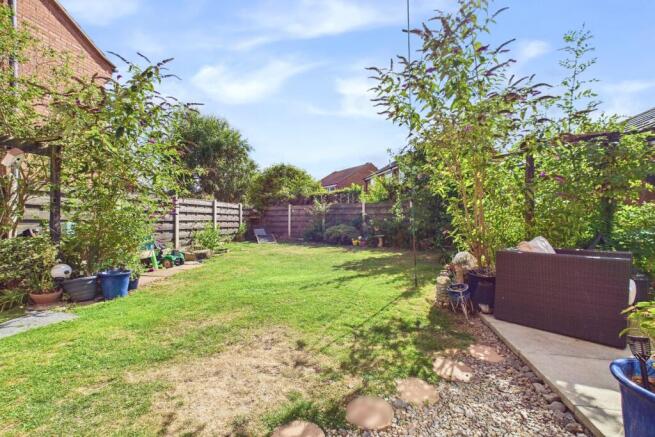 4 bed Detached for sale Image 11