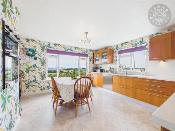 Kitchen/Breakfast Rm