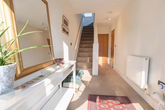 4 bed Semi-Detached for sale Image 6