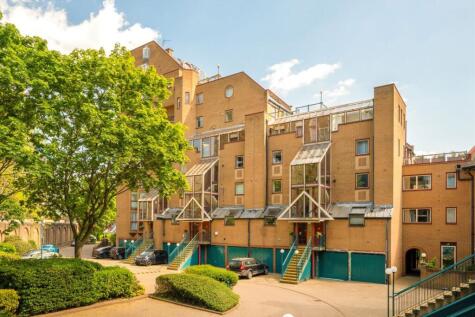 Asher Way, Wapping