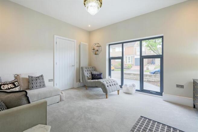 4 bed Detached for sale Image 11