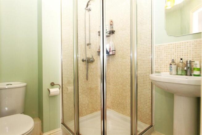 first Floor En-suite.JPG