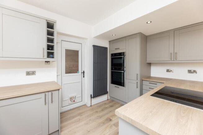 3 bed Semi-Detached for sale Image 6