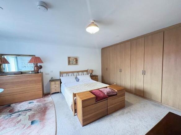 2 bed Apartment for sale Image 11