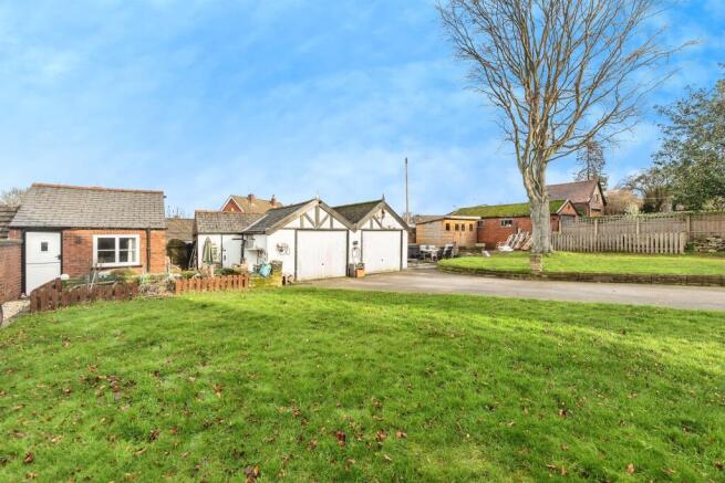 4 bed Detached for sale Image 4