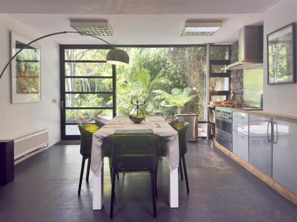 Kitchen/Dining