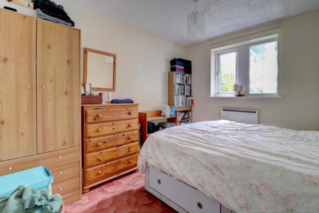 Bedroom 1.jpg