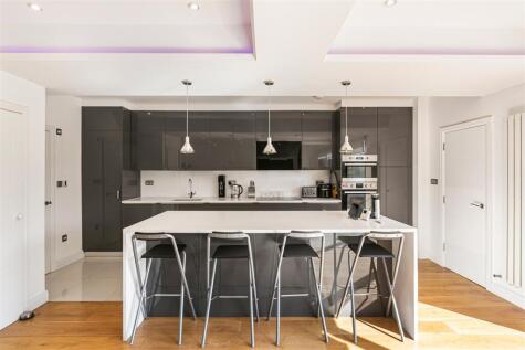Rosehill Gardens, Sutton
