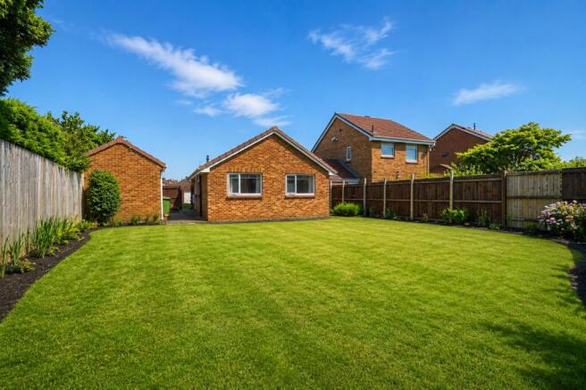 2 bed Bungalow for sale Image 10